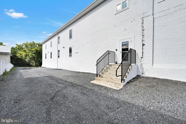 236 W MARKET ST, Jonestown, PA 17038