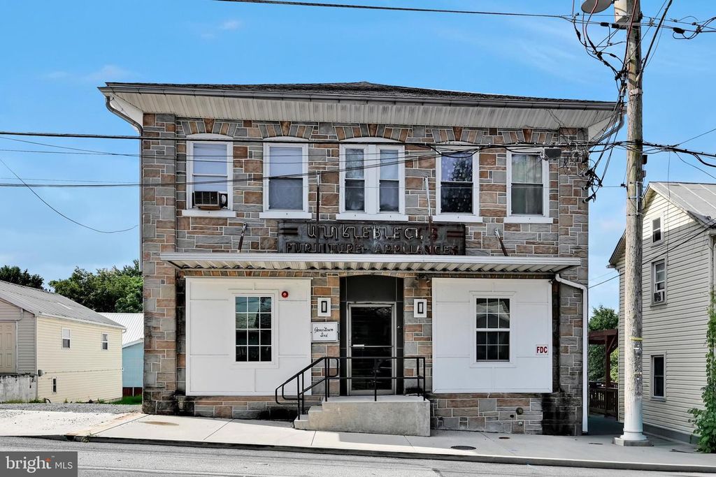 236 W MARKET ST, Jonestown, PA 17038