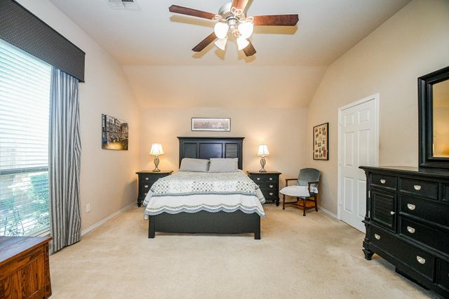 6022 Lynwood Banks Lane, Houston, TX 77092