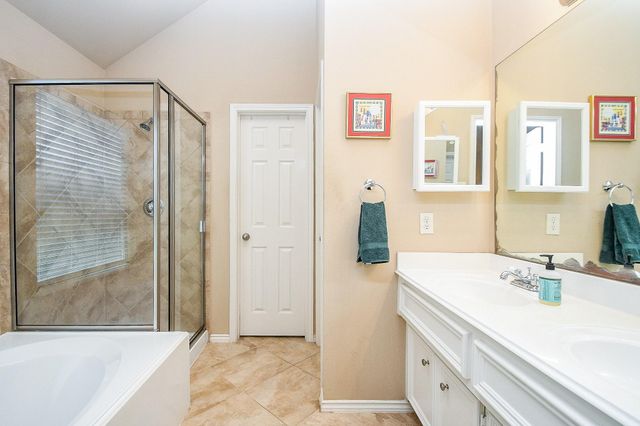 6022 Lynwood Banks Lane, Houston, TX 77092
