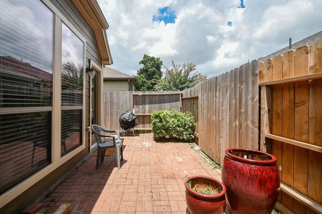 6022 Lynwood Banks Lane, Houston, TX 77092