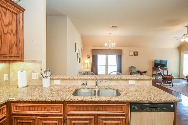 6022 Lynwood Banks Lane, Houston, TX 77092