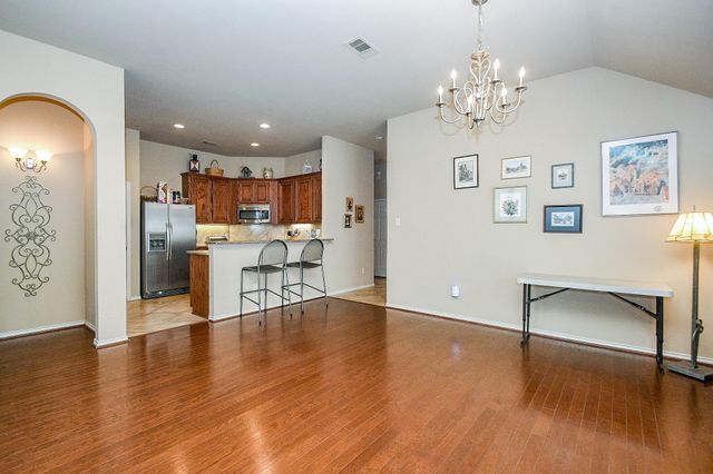 6022 Lynwood Banks Lane, Houston, TX 77092