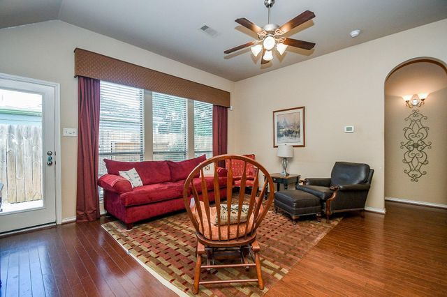 6022 Lynwood Banks Lane, Houston, TX 77092