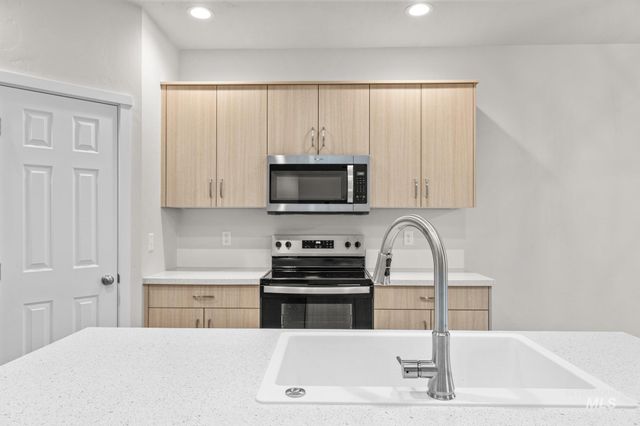13647 Redway Ct, Caldwell, ID 83607