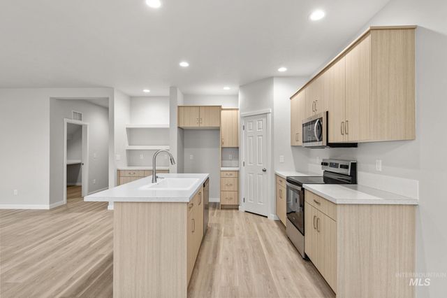 13647 Redway Ct, Caldwell, ID 83607