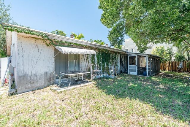 810 SE 10th Street, Fort Lauderdale, FL 33316