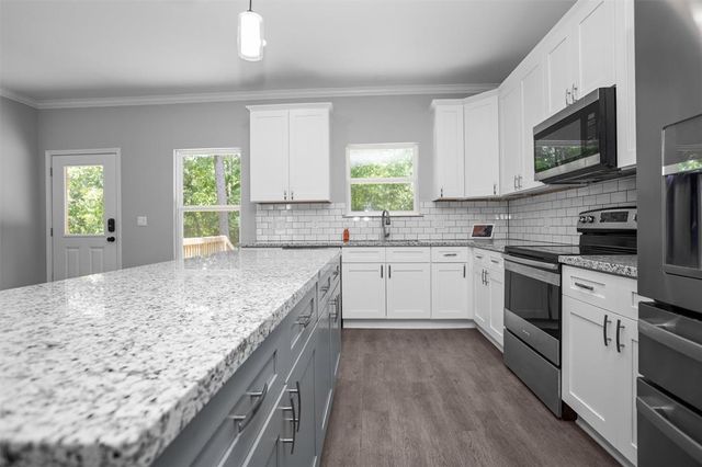 701 Sandy Brook Drive, Lufkin, TX 75901