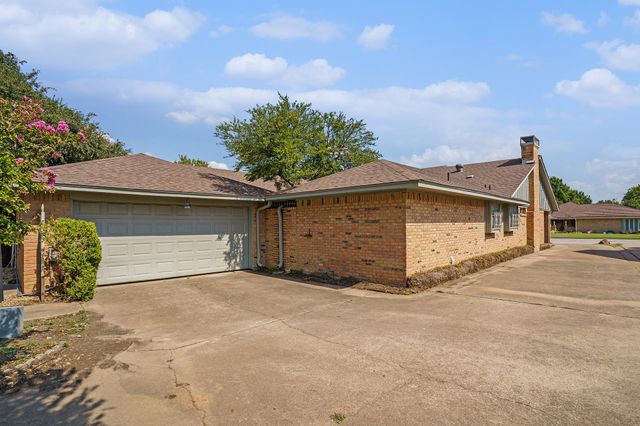 5118 Ledgestone Drive, Fort Worth, TX 76132