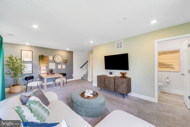 511 DOWNSWING RD, Baltimore, MD 21208