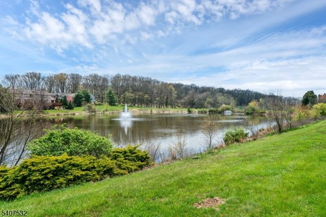 269 Spruce Ct, Raritan Twp., NJ 08822