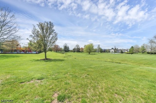 269 Spruce Ct, Raritan Twp., NJ 08822