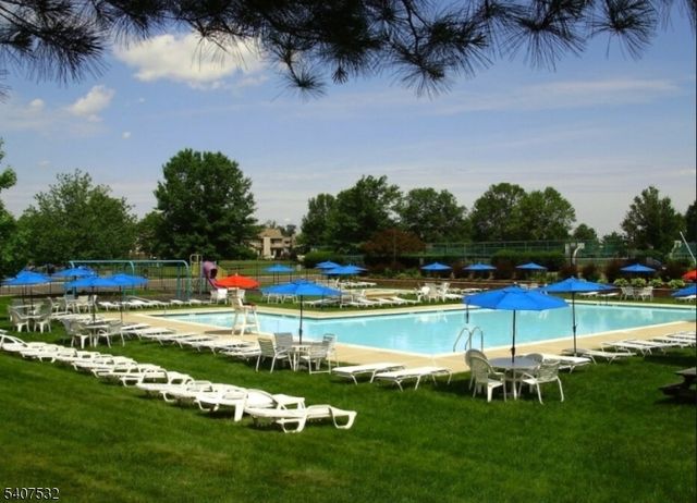 269 Spruce Ct, Raritan Twp., NJ 08822