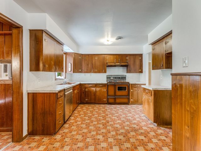 203 Lakeridge Road, Lakeside, TX 76108