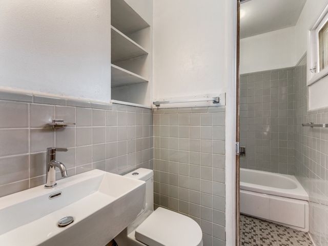 203 Lakeridge Road, Lakeside, TX 76108