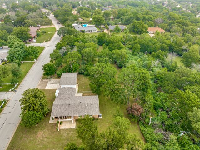 203 Lakeridge Road, Lakeside, TX 76108