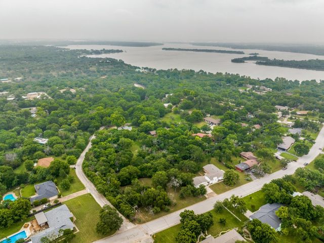 203 Lakeridge Road, Lakeside, TX 76108