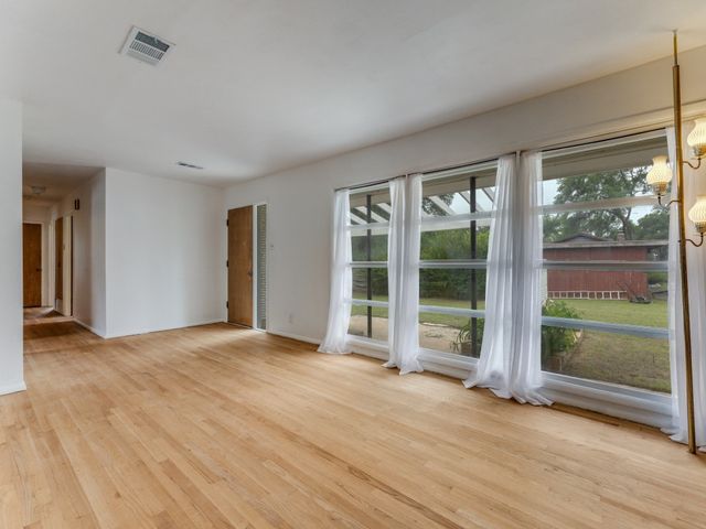 203 Lakeridge Road, Lakeside, TX 76108