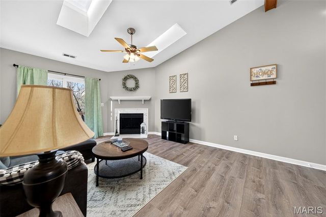 929 Sugar Lake Court 7, St Peters, MO 63376