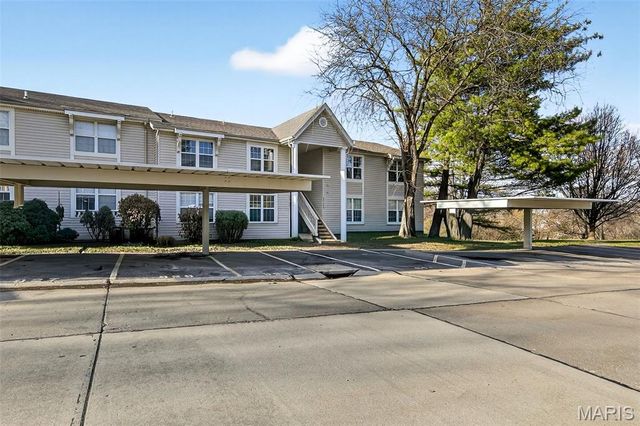 929 Sugar Lake Court 7, St Peters, MO 63376