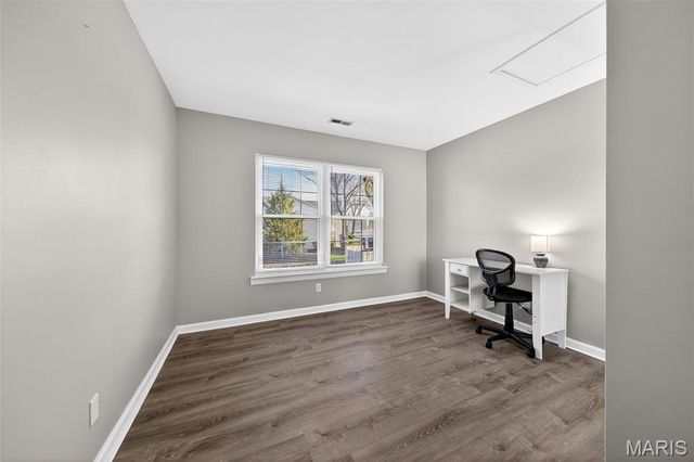 929 Sugar Lake Court 7, St Peters, MO 63376