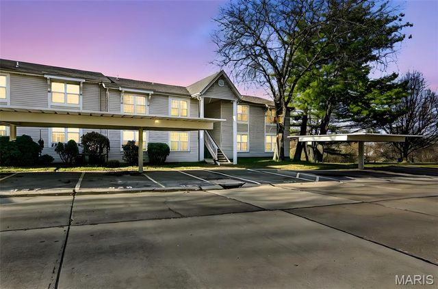 929 Sugar Lake Court 7, St Peters, MO 63376