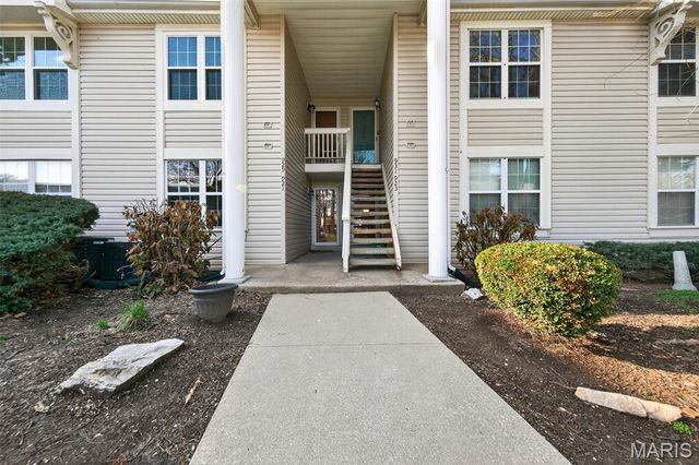 929 Sugar Lake Court 7, St Peters, MO 63376