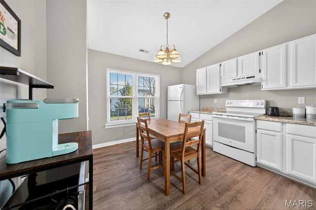 929 Sugar Lake Court 7, St Peters, MO 63376