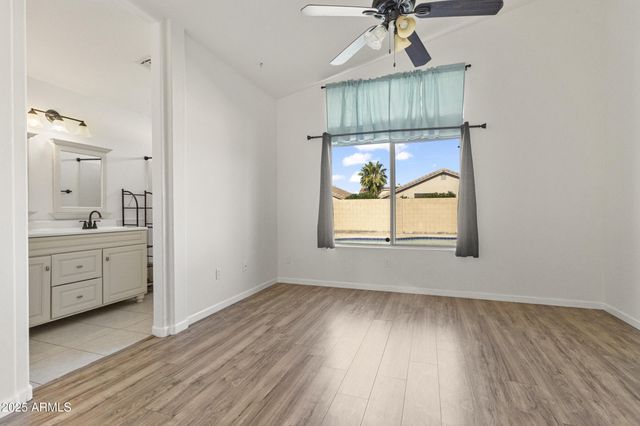 910 E Potter Drive, Phoenix, AZ 85024