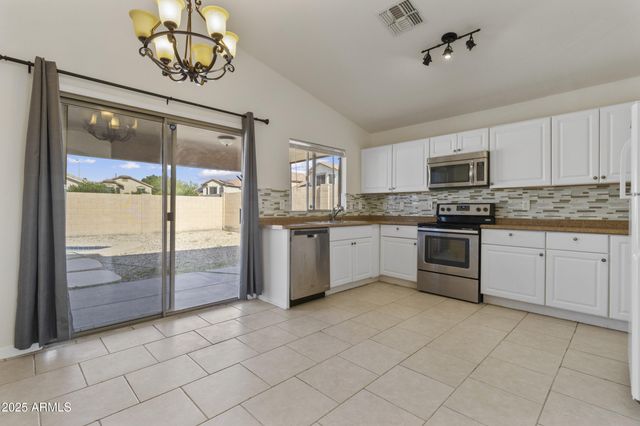 910 E Potter Drive, Phoenix, AZ 85024