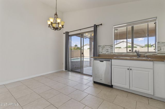 910 E Potter Drive, Phoenix, AZ 85024