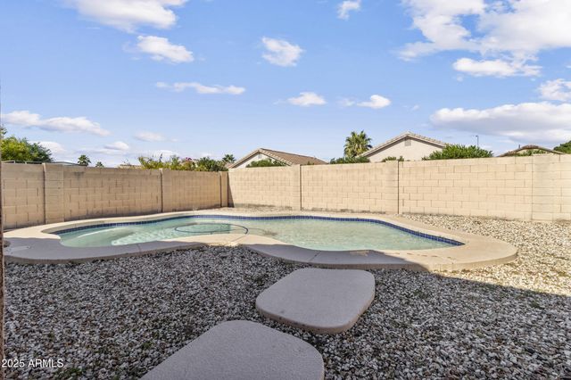 910 E Potter Drive, Phoenix, AZ 85024