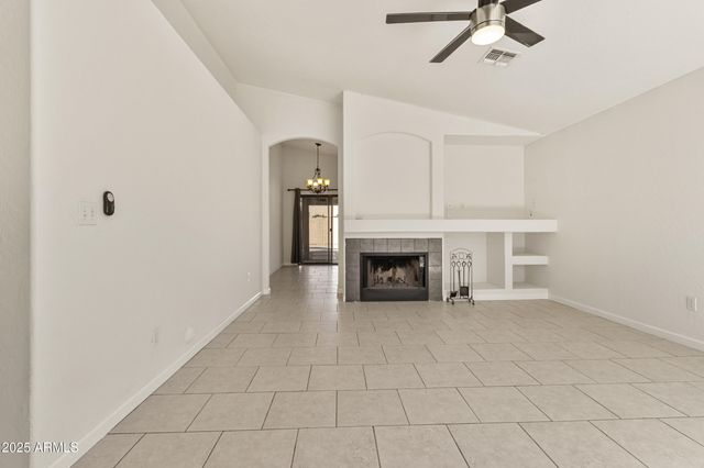 910 E Potter Drive, Phoenix, AZ 85024