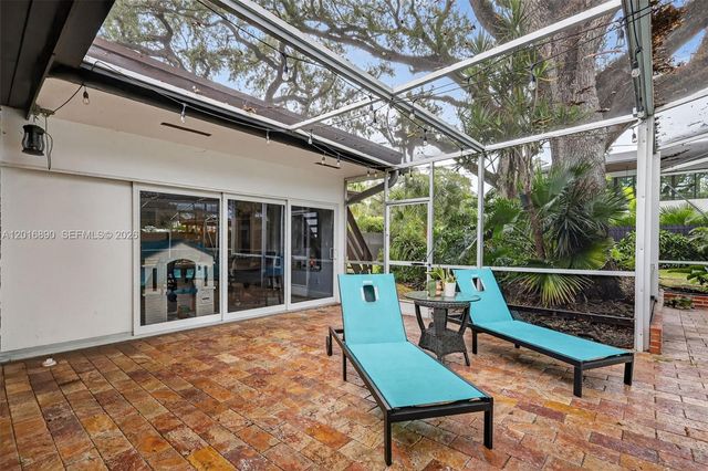 19901 NE 21st Ave, Miami, FL 33179
