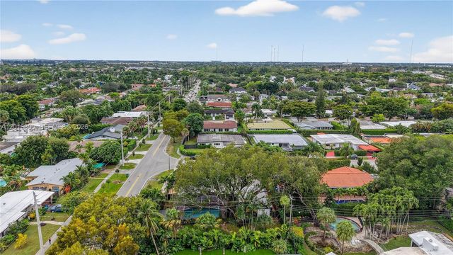 19901 NE 21st Ave, Miami, FL 33179