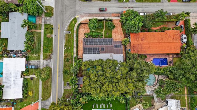 19901 NE 21st Ave, Miami, FL 33179