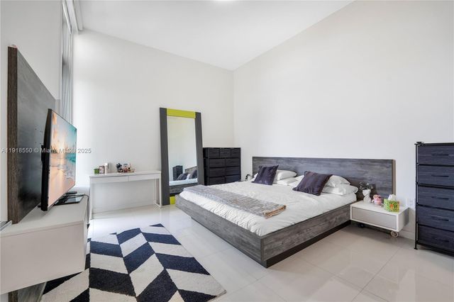 7751 NW 107th Ave 807, Doral, FL 33178