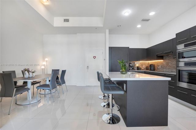 7751 NW 107th Ave 807, Doral, FL 33178