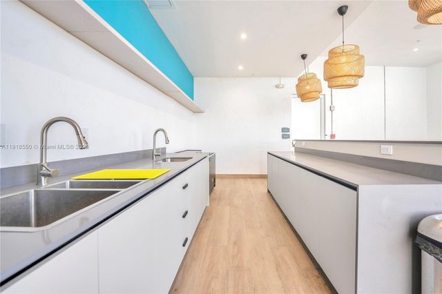 7751 NW 107th Ave 807, Doral, FL 33178