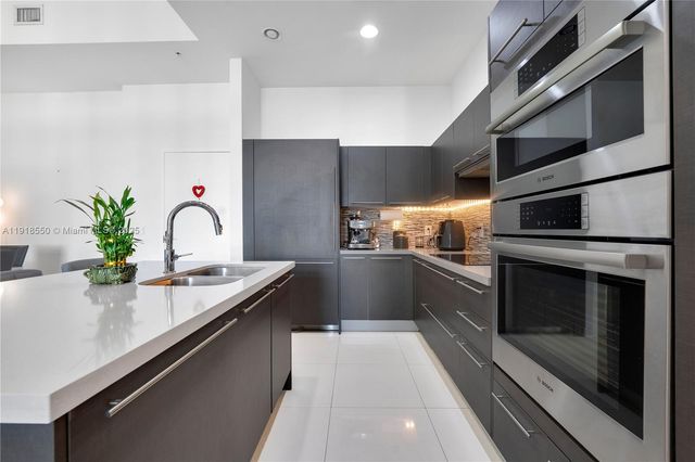 7751 NW 107th Ave 807, Doral, FL 33178