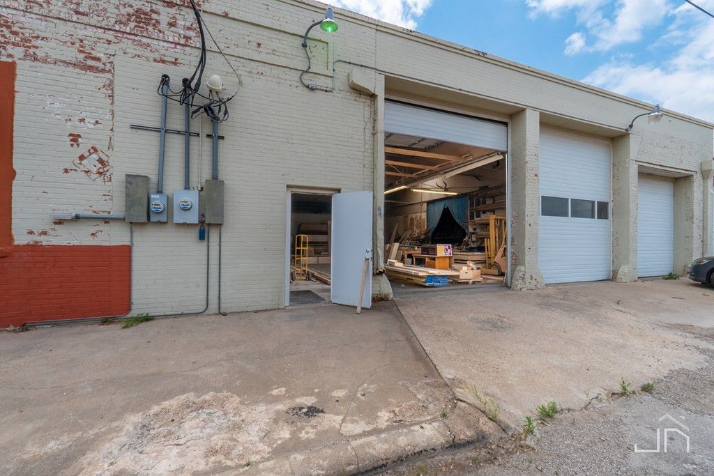 Image 14 of property listing at 315 N Chadbourne Street, San Angelo, TX 76903