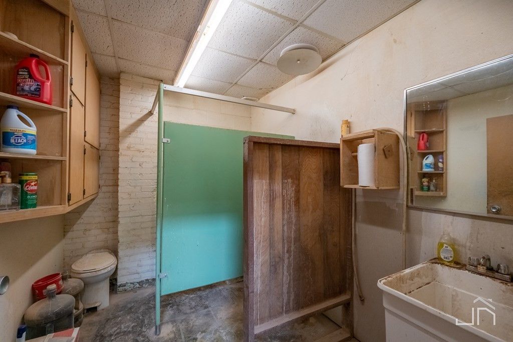 Image 22 of property listing at 315 N Chadbourne Street, San Angelo, TX 76903