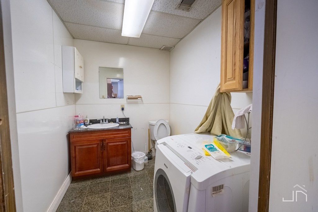 Image 23 of property listing at 315 N Chadbourne Street, San Angelo, TX 76903