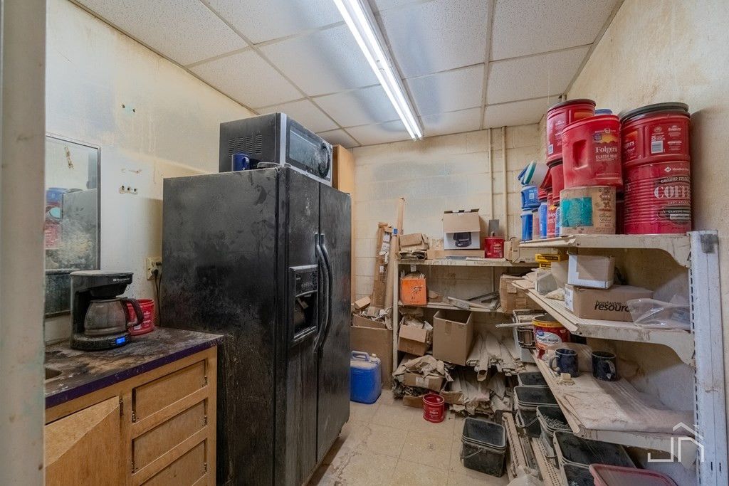 Image 9 of property listing at 315 N Chadbourne Street, San Angelo, TX 76903