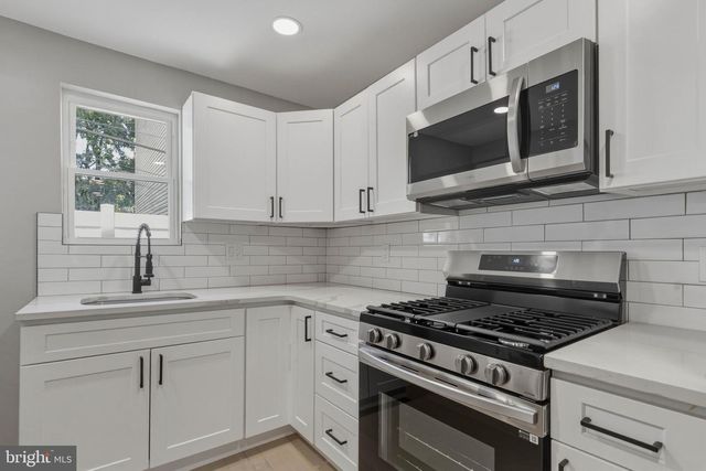 1725 W THOMPSON ST, Philadelphia, PA 19121