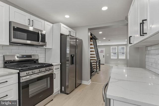 1725 W THOMPSON ST, Philadelphia, PA 19121