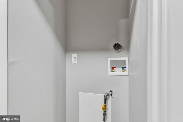 1725 W THOMPSON ST, Philadelphia, PA 19121