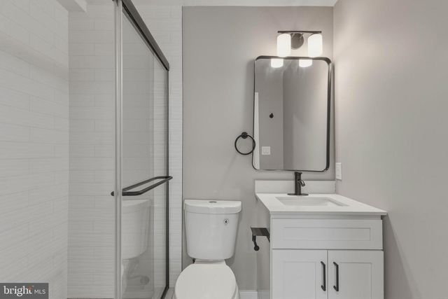 1725 W THOMPSON ST, Philadelphia, PA 19121