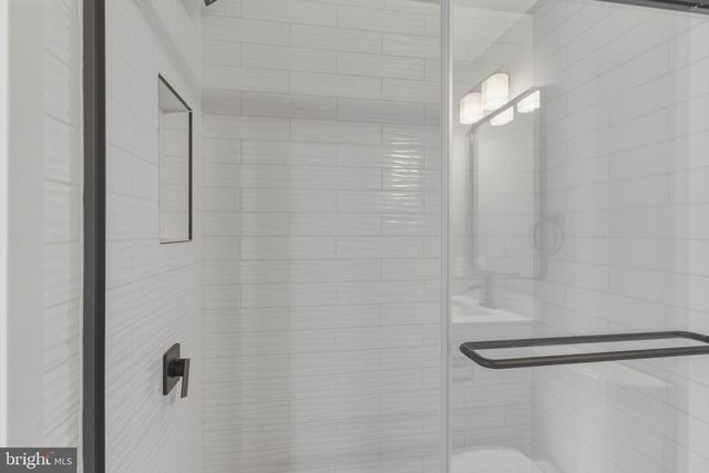 1725 W THOMPSON ST, Philadelphia, PA 19121