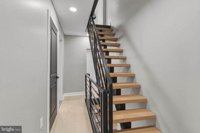 1725 W THOMPSON ST, Philadelphia, PA 19121